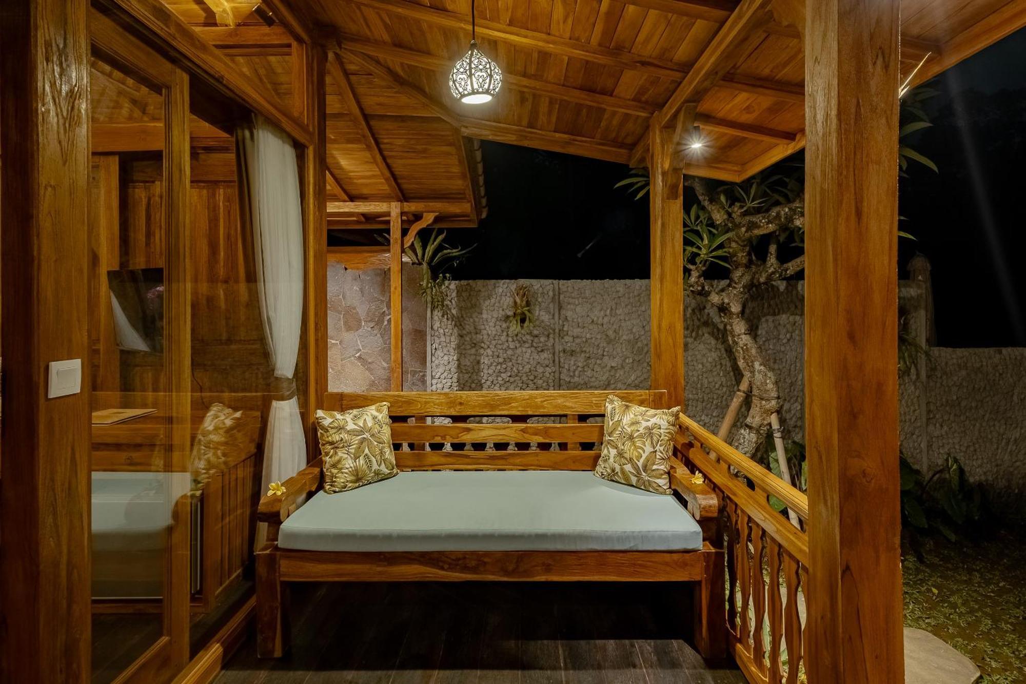 Anandari Villa *